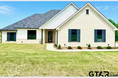 349 Brooks Dr, Gladewater, TX 75647 - Photo 4