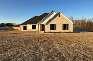 349 Brooks Dr, Gladewater, TX 75647 - Photo 2