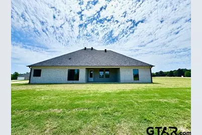 349 Brooks Dr, Gladewater, TX 75647 - Photo 40