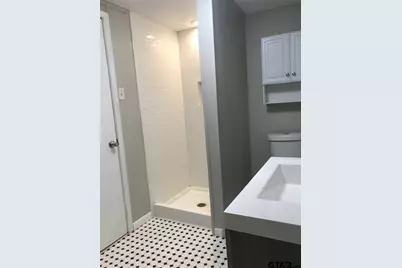208 W Phillips, Apt 300, Tyler, TX 75701 - Photo 8
