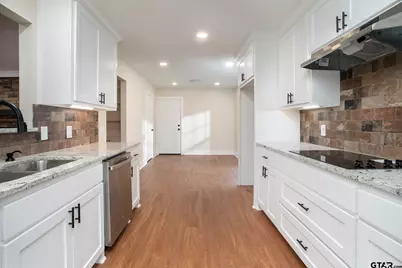 610 Rockwall Drive, Longview, TX 75604 - Photo 8