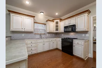 3950 Hanover Place, Tyler, TX 75701 - Photo 12