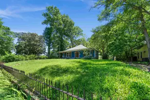 230 N Henderson, Rusk, TX 75785 - Photo 2