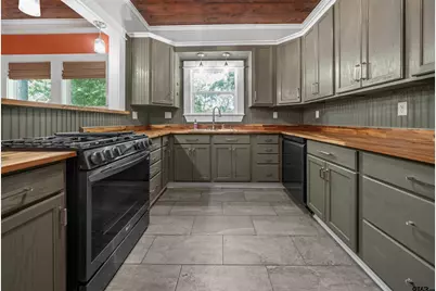 230 N Henderson, Rusk, TX 75785 - Photo 8