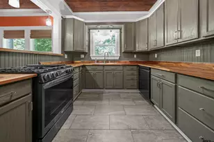 230 N Henderson, Rusk, TX 75785 - Photo 8