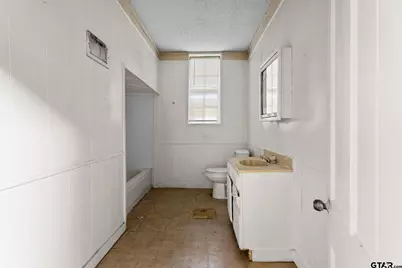 210 S Adams, Tyler, TX 75702 - Photo 16