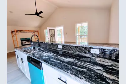 708 N 1st, Gladewater, TX 75647 - Photo 14