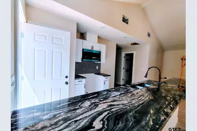 708 N 1st, Gladewater, TX 75647 - Photo 8