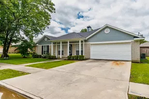 1881 Woodbridge Dr, Sulphur Springs, TX 75482 - Photo 2