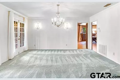 300 Cumberland, Henderson, TX 75652 - Photo 4