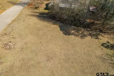 227 Trailhollow Ln, Palestine, TX 75801 - Photo 6