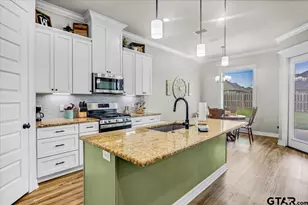 1802 Forestdale Blvd, Whitehouse, TX 75791 - Photo 2