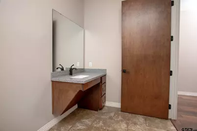 2311 Dueling Oaks Dr. Ste 20, Tyler, TX 75703 - Photo 8