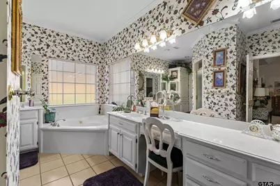 1266 Santa Fe Trl, Tyler, TX 75703 - Photo 16
