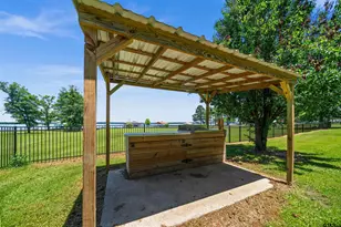 4911 Sunrise Dr, Chandler, TX 75758 - Photo 38