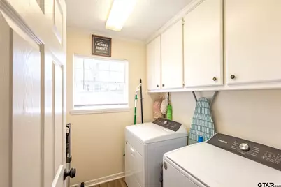 2505 W Gay Ave, Gladewater, TX 75647 - Photo 10