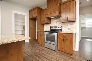 416 W South St, Lindale, TX 75771 - Photo 8