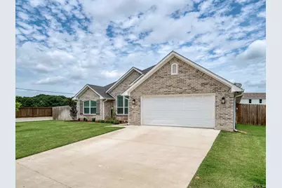 401 Meadows Court, Chandler, TX 75758 - Photo 2