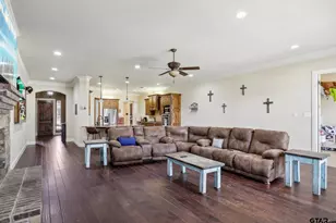 3449 Abes Landing Dr, Granbury, TX 76049 - Photo 6