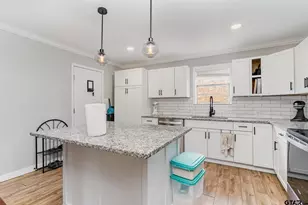 109 Carroll, Athens, TX 75752 - Photo 18