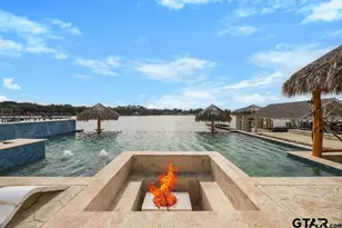 220 Pinoak Dr, Mabank, TX 75156 - Photo 1