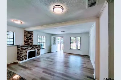 211 Watkins, Longview, TX 75604 - Photo 4