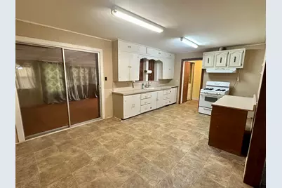 1030 W Kuykendall, Grand Saline, TX 75140 - Photo 6