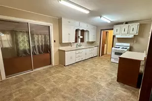 1030 W Kuykendall, Grand Saline, TX 75140 - Photo 6