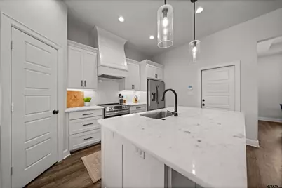 401 Deer Point Cv, Chandler, TX 75758 - Photo 6