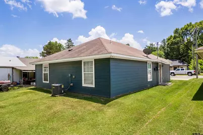 1107 East 8th, Mount Pleasant, TX 75455 - Photo 14