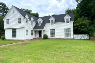 627 El Paso, Jacksonville, TX 75766 - Photo 2