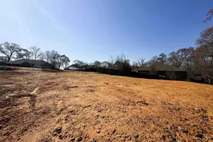 110 Elmwood Ct, Palestine, TX 75801 - Photo 10