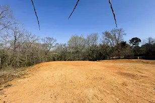 110 Elmwood Ct, Palestine, TX 75801 - Photo 16