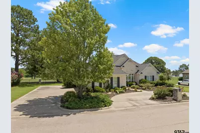 108 Links Drive, Mount Pleasant, TX 75455 - Photo 2