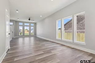 16330 Crossing Cir, Lindale, TX 75771 - Photo 10