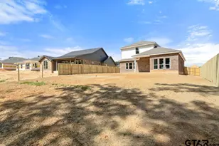 16330 Crossing Cir, Lindale, TX 75771 - Photo 32