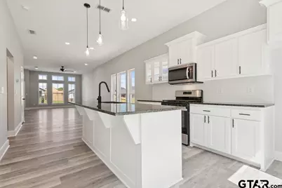 16330 Crossing Circle, Lindale, TX 75771 - Photo 14