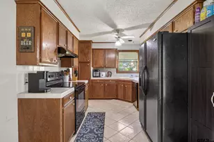 802 Carriage Dr, Tyler, TX 75703 - Photo 8