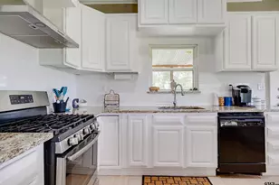 5652 An County Rd 2202, Palestine, TX 75803 - Photo 8