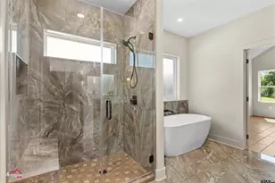 190 Brooks Dr, Gladewater, TX 75647 - Photo 22