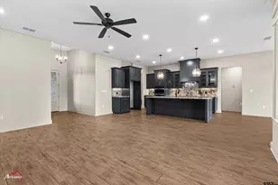 190 Brooks Dr, Gladewater, TX 75647 - Photo 8