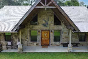 864 Pyeatt Dr, Gladewater, TX 75647 - Photo 1