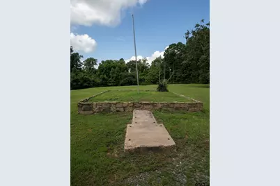 864 Pyeatt Dr, Gladewater, TX 75647 - Photo 8