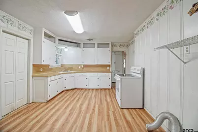 1203 Dogwood, Tyler, TX 75701 - Photo 6