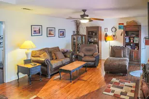 21249 Main St, Chandler, TX 75758 - Photo 28