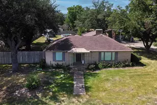 502 W Hubbard St, Lindale, TX 75771 - Photo 2