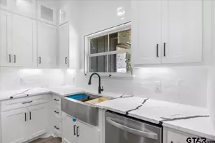 19363 Cedarpark Pl, Lindale, TX 75771 - Photo 32