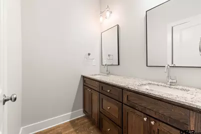 527 N College, Lindale, TX 75771 - Photo 16