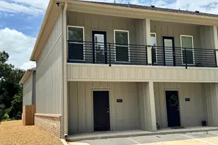 527 N College, Lindale, TX 75771 - Photo 1