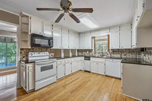 137 County Rd 3161, Jacksonville, TX 75766 - Photo 28